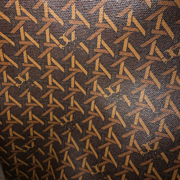 Tory Burch ever ready tote - Picture 7 of 15